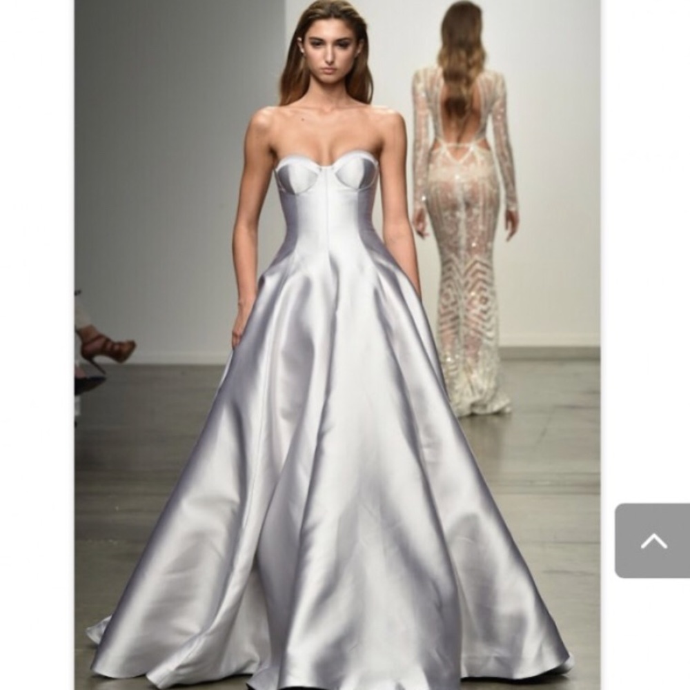 steven Khalil wedding gown - Picture 3 of 6